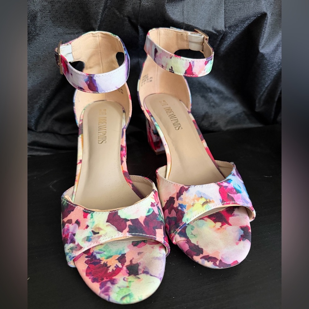 Dream Pairs Multicolor Floral Sandals
